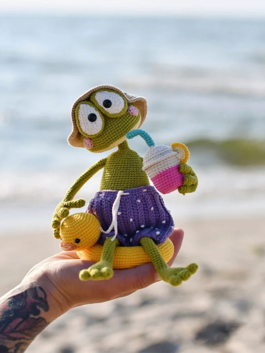 Amigurumi cute summer frog on vacation, PDF crochet animal pattern