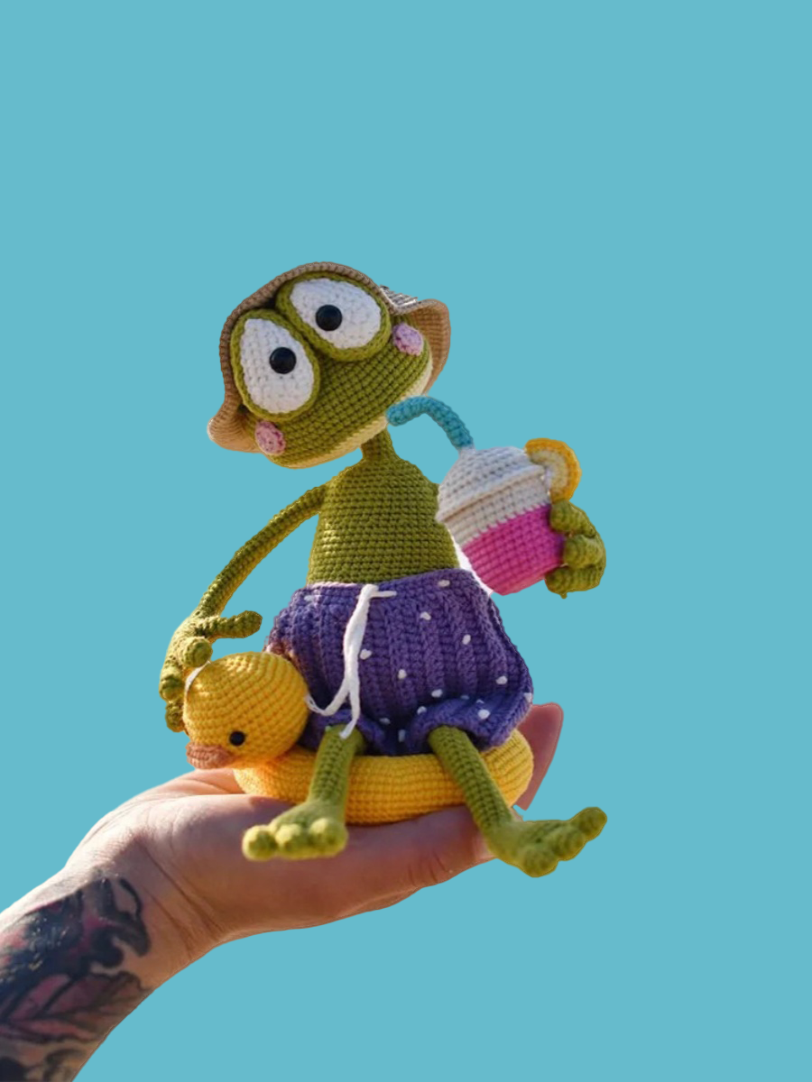 Amigurumi cute summer frog on vacation, PDF crochet animal pattern