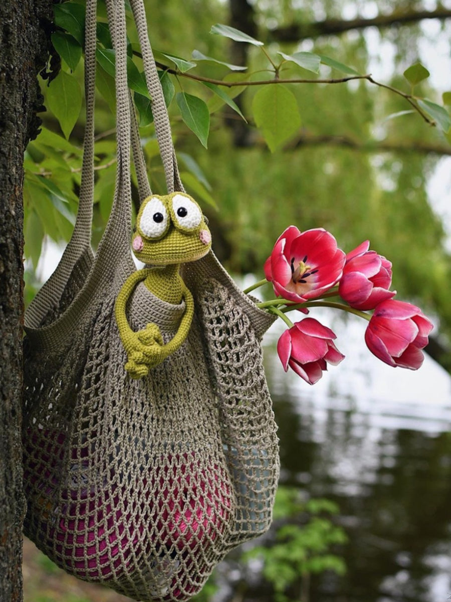 Amigurumi cute summer frog on vacation, PDF crochet animal pattern