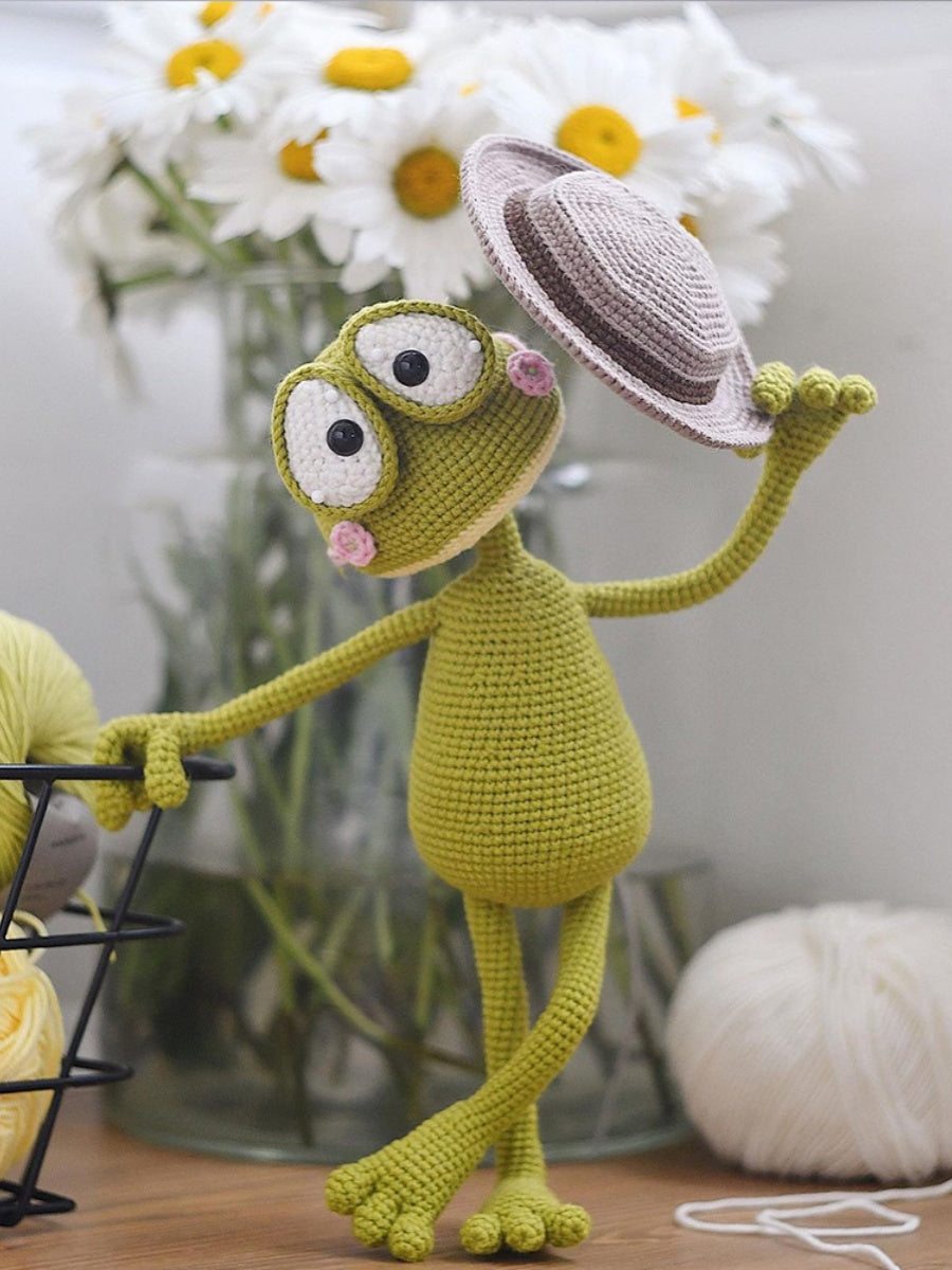 Amigurumi cute summer frog on vacation, PDF crochet animal pattern