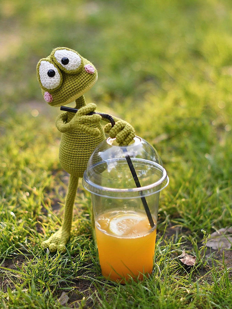 Amigurumi cute summer frog on vacation, PDF crochet animal pattern